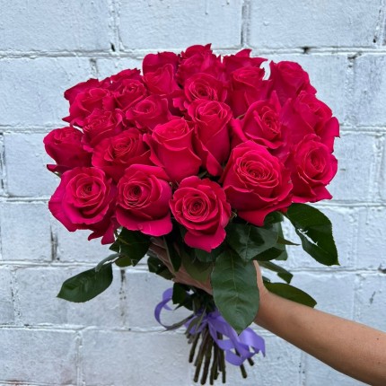 Букет из розовых роз с доставкой  в Тюмени